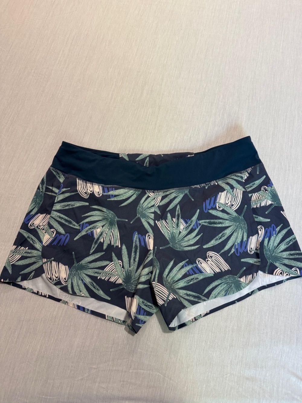 NWT Patagonia Women’s Tropical Print Board Shorts